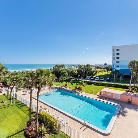 Cocoa Beach Towers Екстер'єр фото