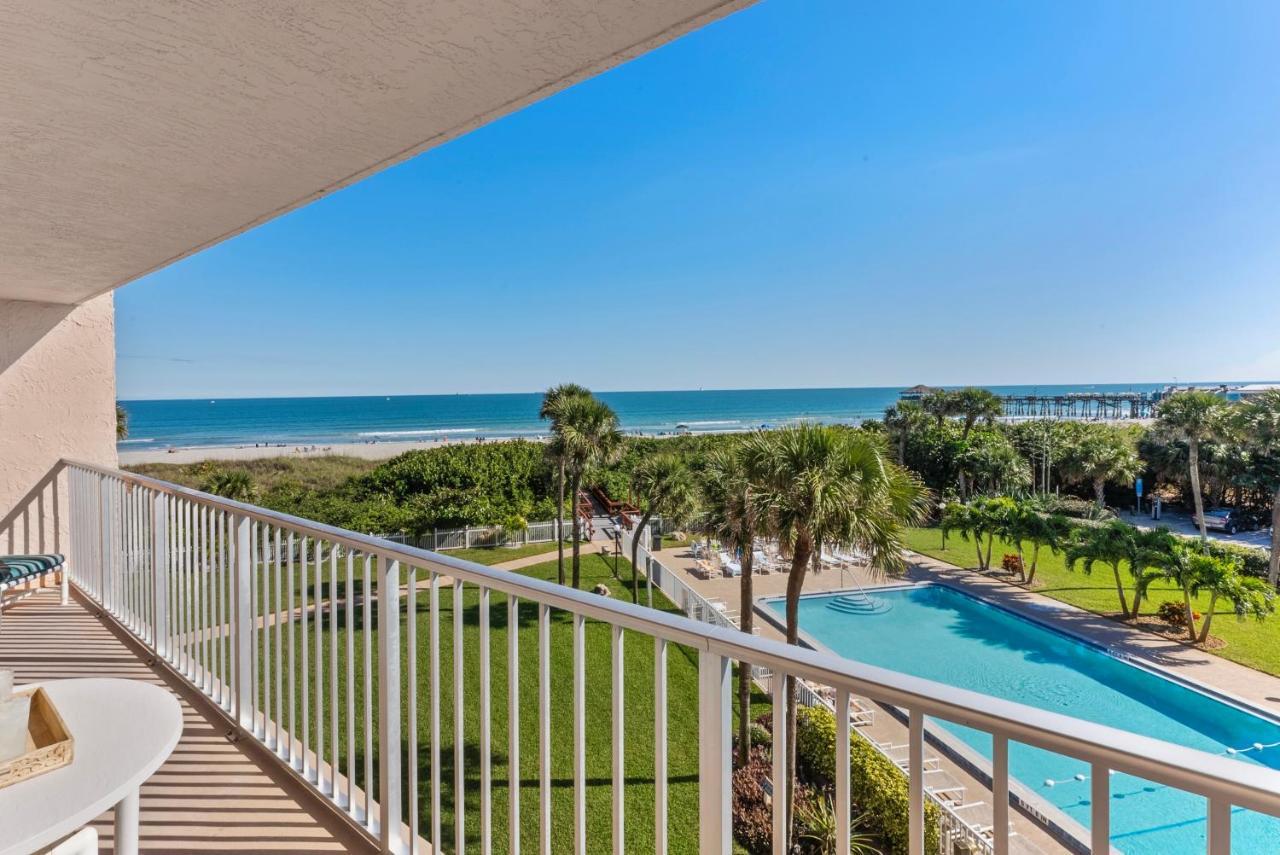 Cocoa Beach Towers Екстер'єр фото