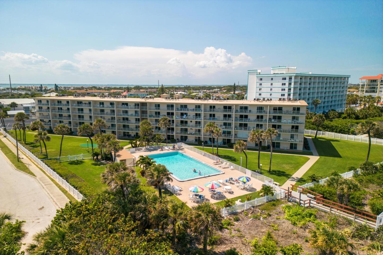 Cocoa Beach Towers Екстер'єр фото