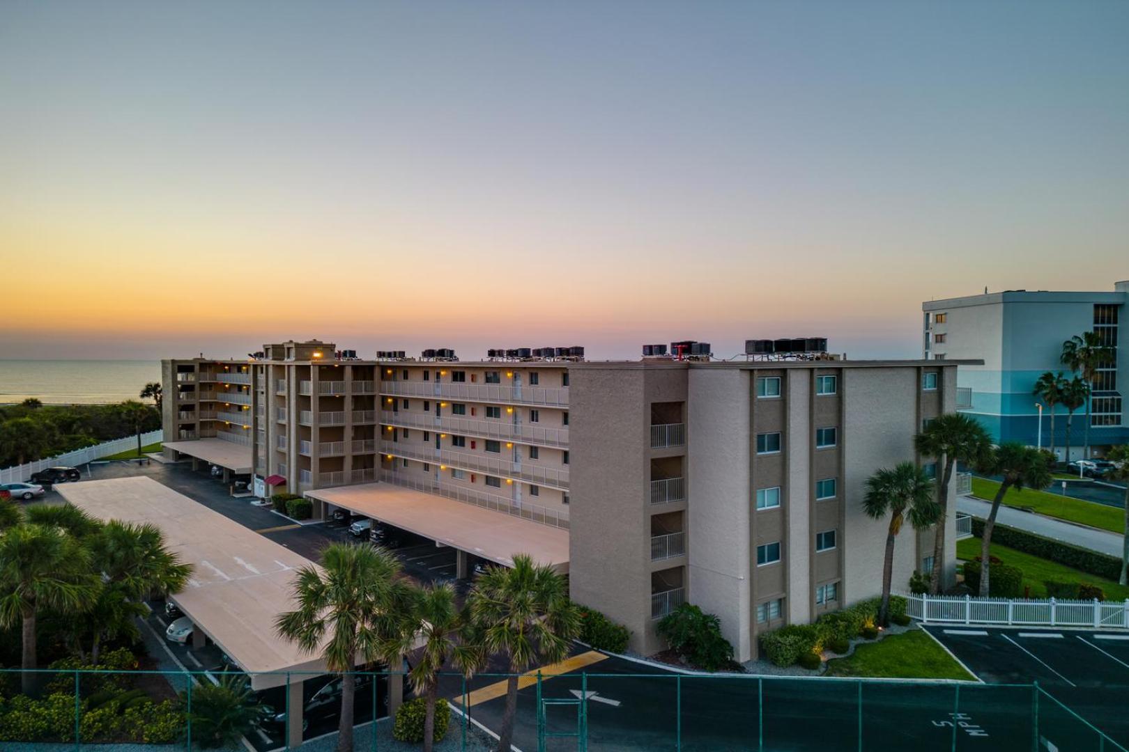 Cocoa Beach Towers Екстер'єр фото