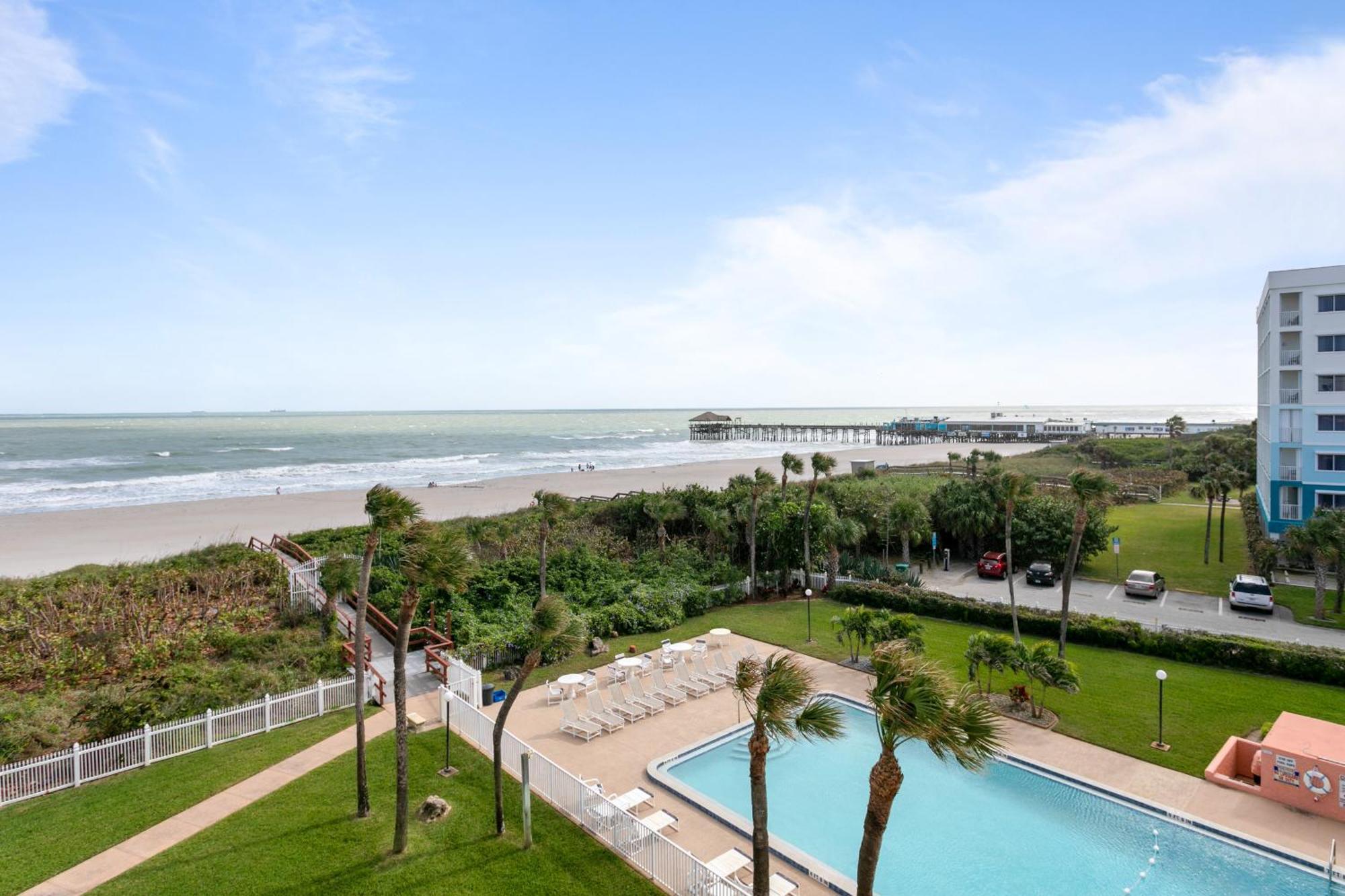 Cocoa Beach Towers Номер фото