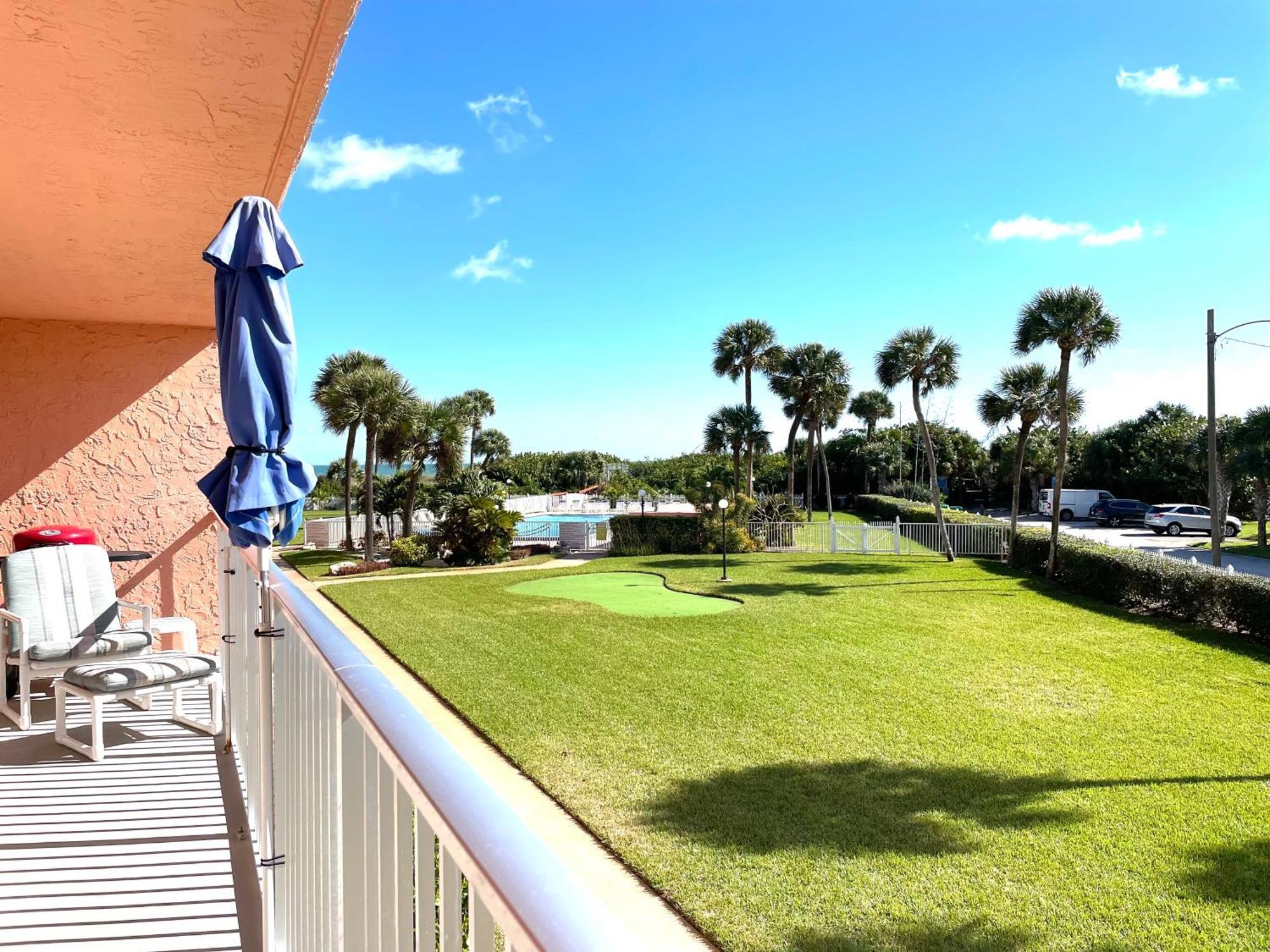Cocoa Beach Towers Номер фото