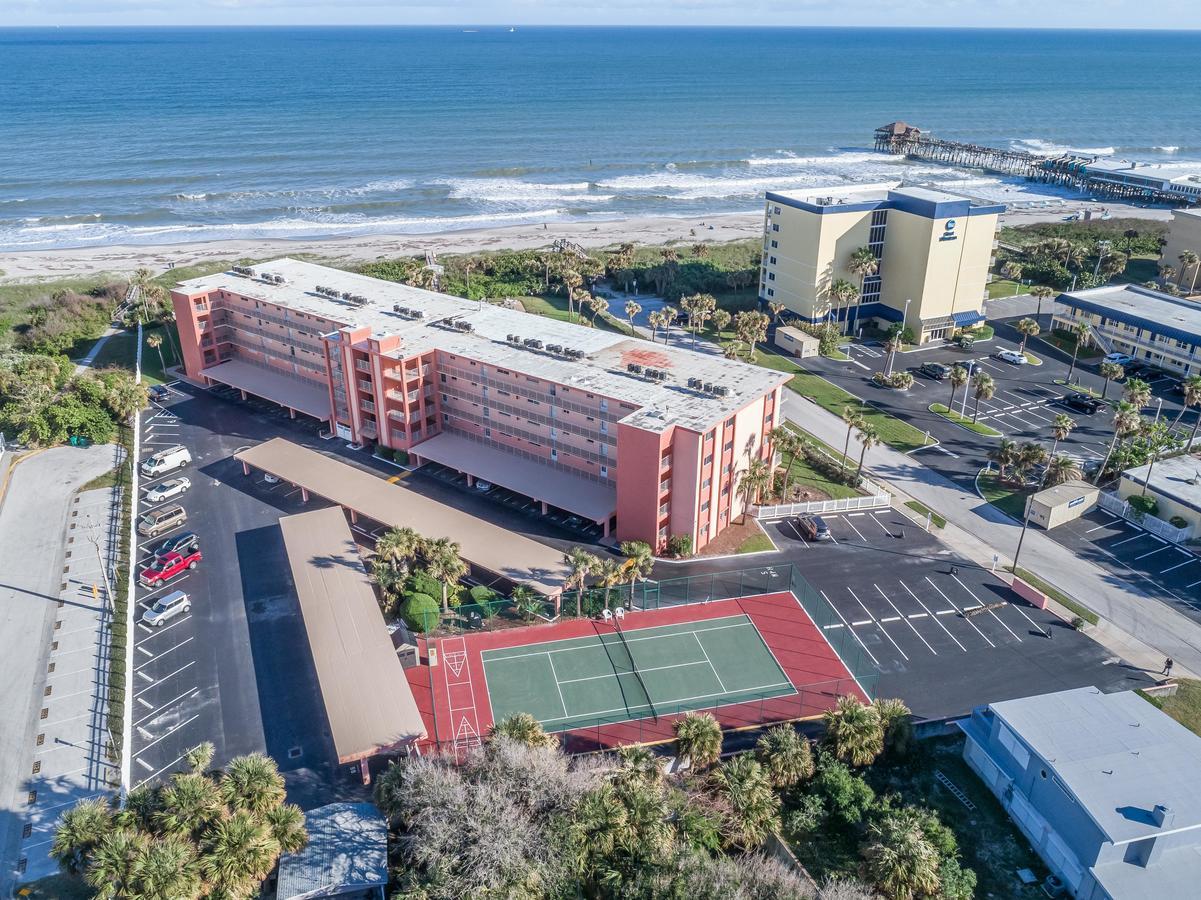 Cocoa Beach Towers Екстер'єр фото