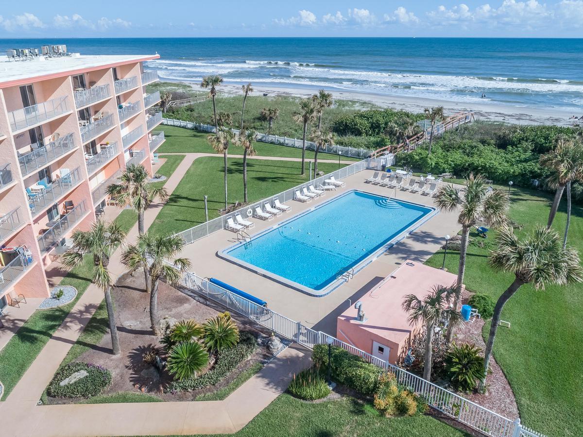 Cocoa Beach Towers Екстер'єр фото